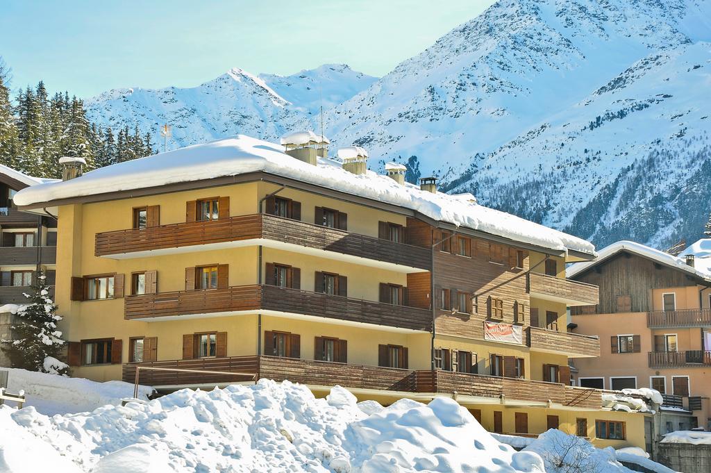 Residence Raffaella Santa Caterina Valfurva Buitenkant foto